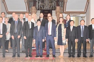 Chairman of the People’s Committee of HCM City Nguyen Thanh Phong and the delegation of Sweden’s Uppsala County