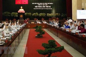 Speakers at the 18th HCM City Party Committee conference, which closed on October 16 in HCM City (Photo: VNA)