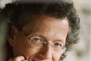 Famous Austrian artist, Robert Lehrbaumer to perform in Vietnam