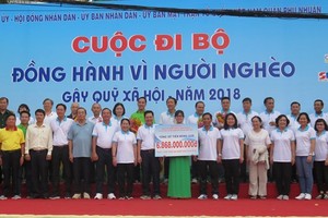 Annual charity walk for poor raises VND 6.8 billion.