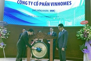 The ceremony marking the IPO of the real estate firm Vinhomes in May 2018 (Photo: VNA)
