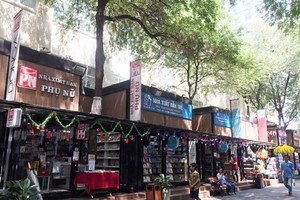 HCMC Book Street (Photo: KK)