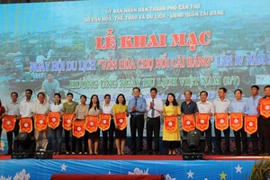 The Cai Rang Floating Market Culture and Tourism Festival 2019 opens in the Mekong Delta city of Can Tho.