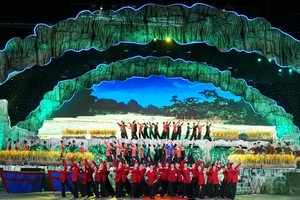 An art performance at the opening ceremony (Photo: baoquangbinh)