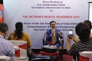 Ambassador Pham Sanh Chau at the press conference (Photo: VNA) 