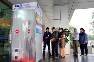 The disinfection chamber was invented and assembled by young engineers of the Noi Bai Aviation Technical Service Centre (Photo: VNA)