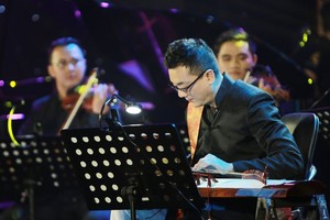 Vietnamese-French pianist and zither artist Tri Nguyen