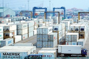 HCMC should collect infrastructure fees at seaports to ease pressure on the State budget, its Department of Transport has suggested.(Photo:SGGP)