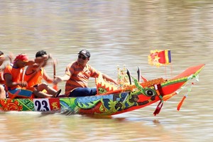 Ngo boat race in the festival