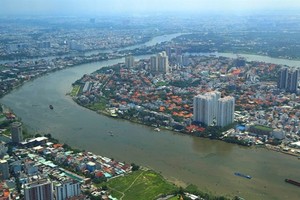 From 2021 to 2045, HCM City plans to develop public spaces along the Sai Gon River for entertainment and other activities for residents and tourists. (Photo: plo.vn)
