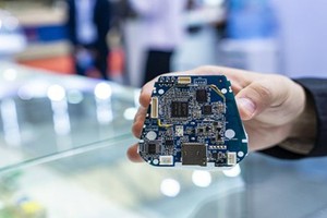 Government and private firms should pay more attention to the long-term development of the semiconductor industry. (Photo: VNA)