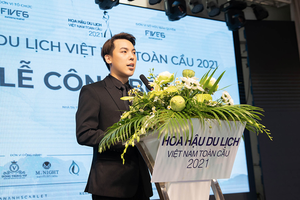 Representative of the organization board annouces the beauty contest at a press conference on April 18. (Photo: SGGP)