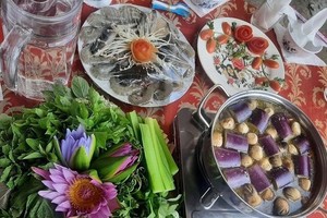 Salted Fish Hotpot is a famous dish in  the rural district of U Minh in Ca Mau Province.