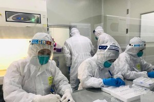 Vietnam’s COVID-19 count rose to 11,794 after 159 new cases were found over the past 12 hours to 6am on June 17. (Photo: SGGP)