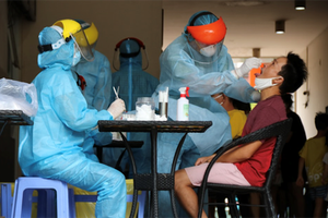 All people returning to provinces and major cities from HCMC must go into 7-day medical quarantine at home.