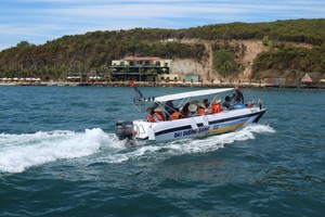 Khanh Hoa Province's sea and island tour attract many visitors.