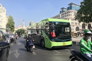 The first smart electric bus is launched in HCMC.