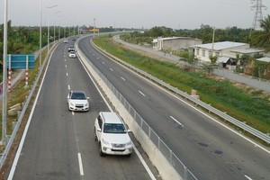 Cao Lanh – An Huu expressway connecting the Mekong Delta provinces of Dong Thap and Tien Giang
