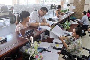​The HCMC Tax Department solves businesses' tax problems.