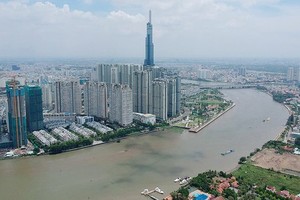 A section of the Sai Gon River runs through Thu Duc City and Binh Thanh District.