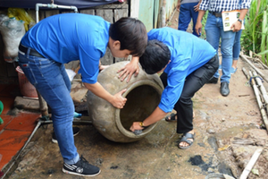 Killing mosquitoes and mosquito larvae in residential areas and households  ​