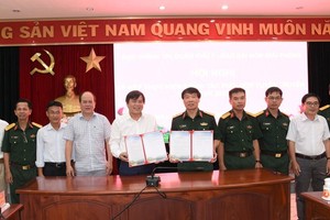 ​At the signing ceremony