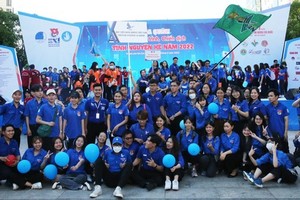 Volunteers participate in the 2022 Summer Volunteer Campaign in HCMC.