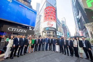 The delegation of HCMC high-ranking officials visit NASDAQ ( National Association of Securities Dealers Automated Quotation System) Stock Market in New York City.