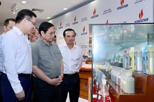 PM requests PetroVietnam ensure energy sufficiency