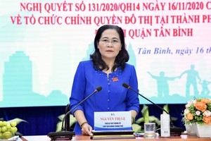 Chairwoman of the HCMC People’s Council Nguyen Thi Le speaks at the event.