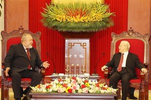 General Secretary of the Communist Party of Vietnam Nguyen Phu Trong (right) and Cuban Prime Minister Manuel Marrero Cruz. (Photo: VNA)