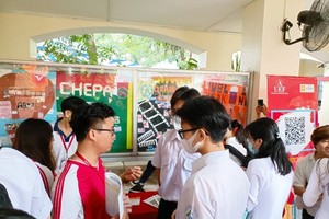 Students of the Luong The Vinh High School in District 1, HCMC