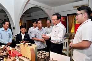 Many artifacts have still been kept at the Do Phu café .