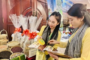 Specialities of Nam Dinh Province are displayed at the meeting.