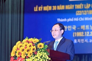 Vice Secretary of the HCMC Party Committee Nguyen Van Hieu speaks at the event. (Photo: VNA)
