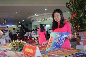 The Sai Gon Giai Phong Newspaper's display booth at Da Nang Spring Press Festival 2023 (Photo: SGGP)