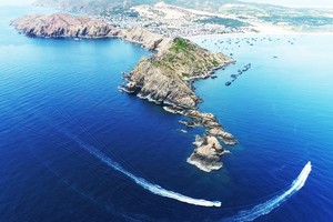 Ky Co-Eo Gio is one of the popualr places that attract a large number of visitors to Quy Nhon City, Binh Dinh Province. (Photo: SGGP)