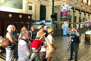 Foreign tourists visit Saigon Central Post Office in HCMC. (Photo: SGGP)