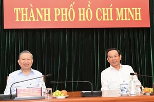 Minister of Public Security, Gen. To Lam works with HCMC Party Committee