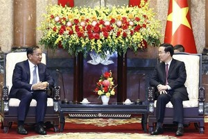 President Vo Van Thuong (R) hosts Cambodian Deputy Prime Minister and Minister of Foreign Affairs and International Cooperation Prak Sokhonn. (Photo: VNA)