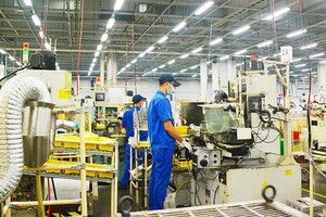 HCMC firms report difficulties amid rising industrial production. Illustrative image (Photo: VNA)