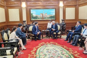 At the meeting (Photo: SGGP)