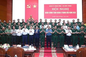 Prime Minister Pham Minh Chinh (front row, seventh from right) and delegates at the political-military conference of the army in Hanoi on July 5(Photo: VNA)
