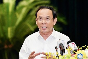 Secretary of the HCMC Party Committee Nguyen Van Nen speaks at a conference on implementing Resolution 98 on the pilot implementation of specific mechanisms and policies for the development of HCMC that was organized in the city on July 15. (Photo: SGGP)