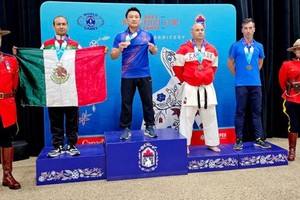 Vietnamese athlete wins a gold medal at the 2023 World Police and Fire Games. (Photo: CAND)