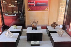 Valuable artifacts from the Nguyen Dynasty (Photo: SGGP)