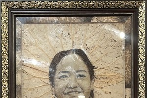Portrait of female Major General Nguyen Thi Dinh made of dried lotus leaves (Photo: SGGP)
