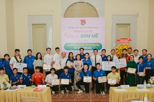 Individuals are honored at the HCMC Outstanding Young Artists, Athletes and Coaches Awards 2023 at the HCMC Museum in the city on August 29. (Photo: SGGP)
