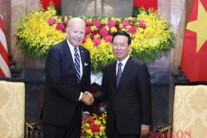 State President Vo Van Thuong receives US President Joe Biden at the Presidential Palace in Hanoi on September 11. (Photo: SGGP)