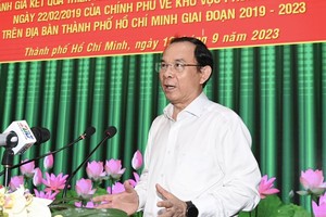 Secretary of the HCMC Party Committee Nguyen Van Nen speaks at the event. (Photo: SGGP)
